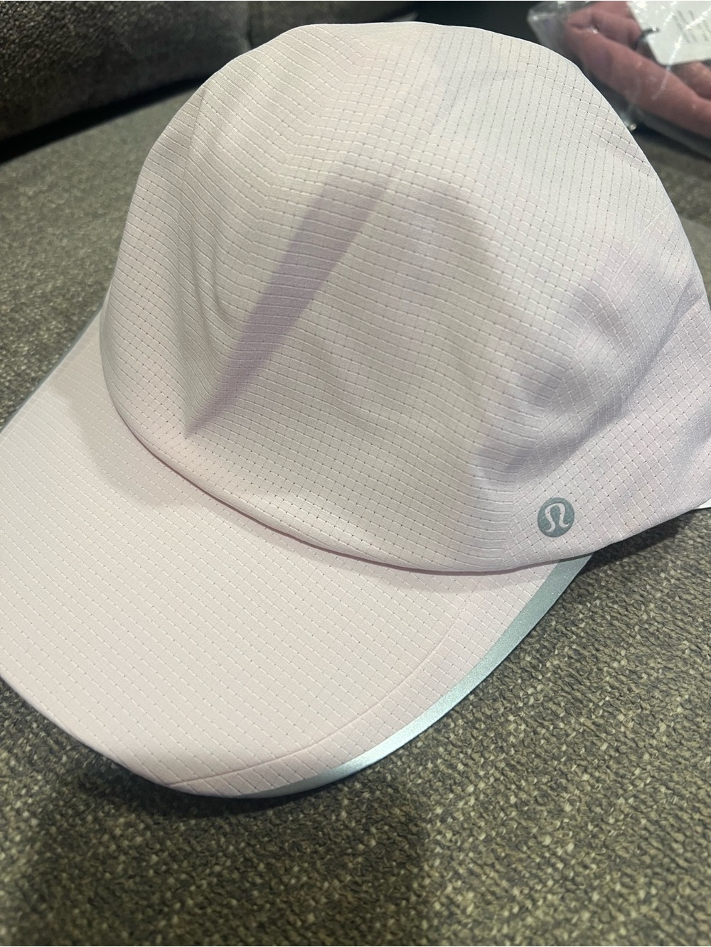 Lululemon fast and free running hat woven air size small/M blissful pink